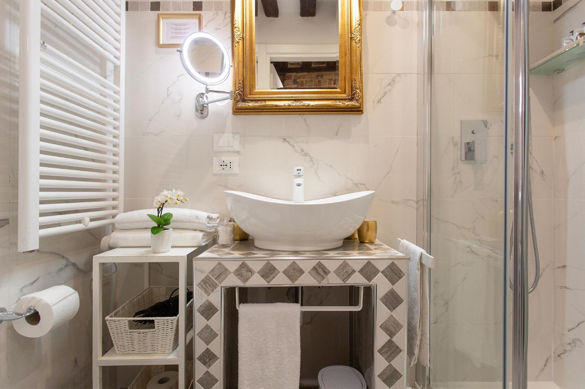 Capatron Hotel Venesia Bagian luar foto