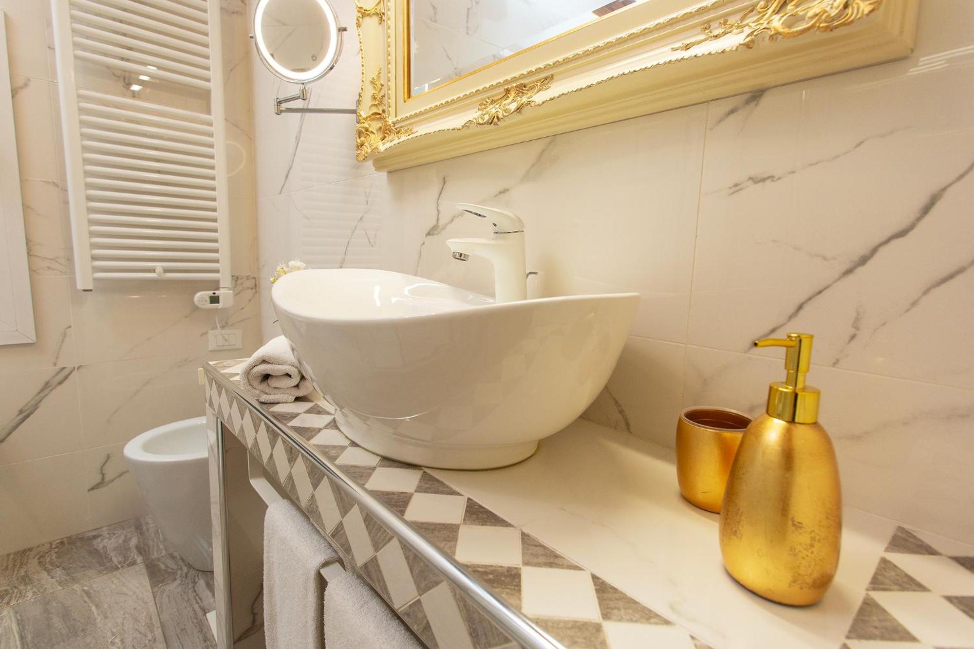 Capatron Hotel Venesia Bagian luar foto
