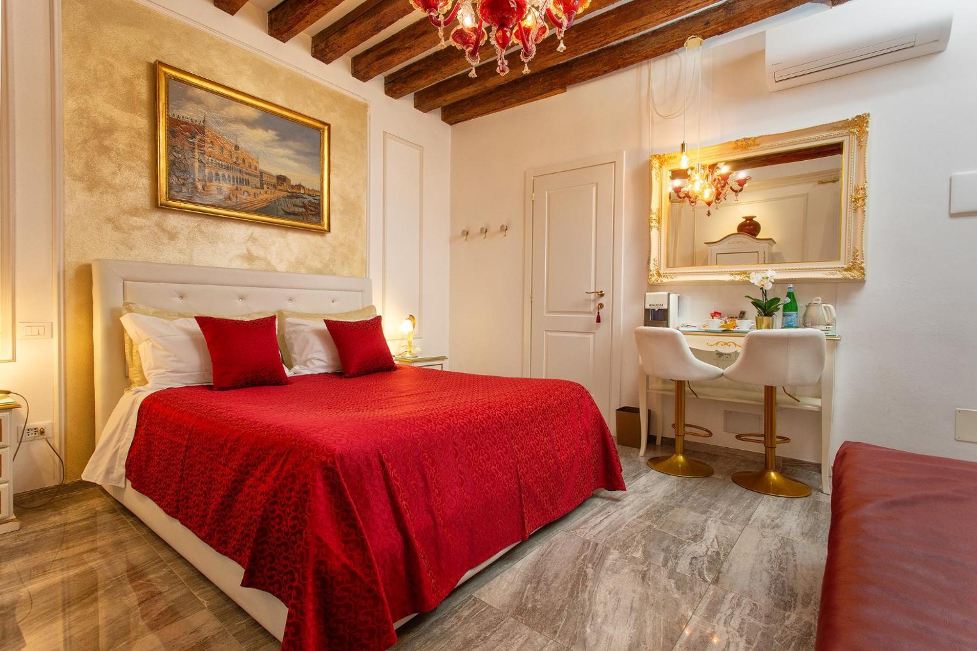Capatron Hotel Venesia Bagian luar foto