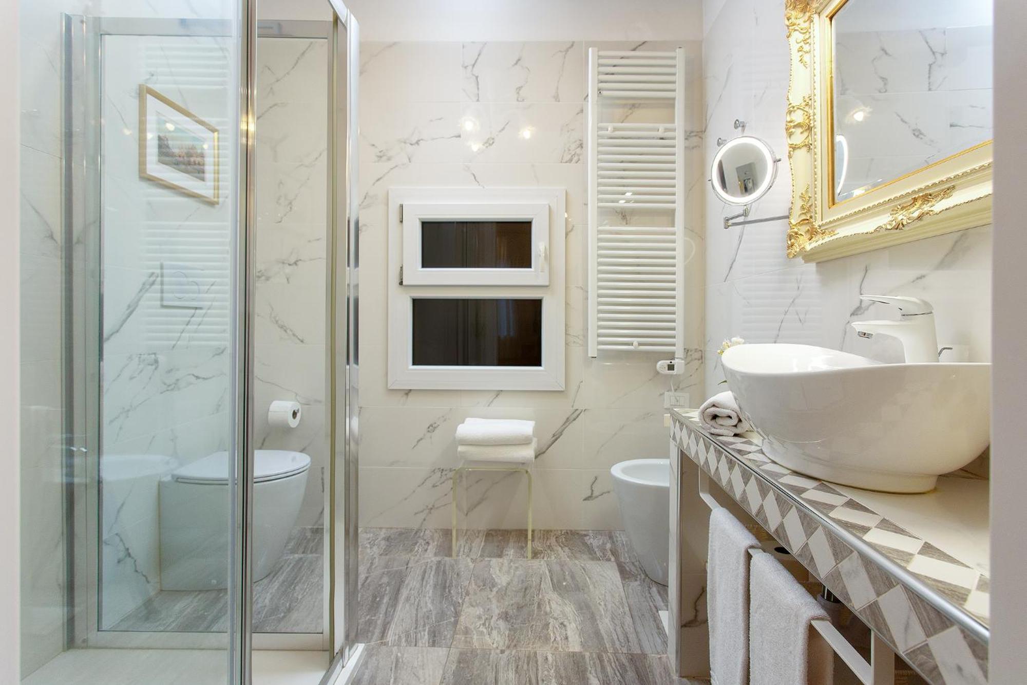 Capatron Hotel Venesia Bagian luar foto
