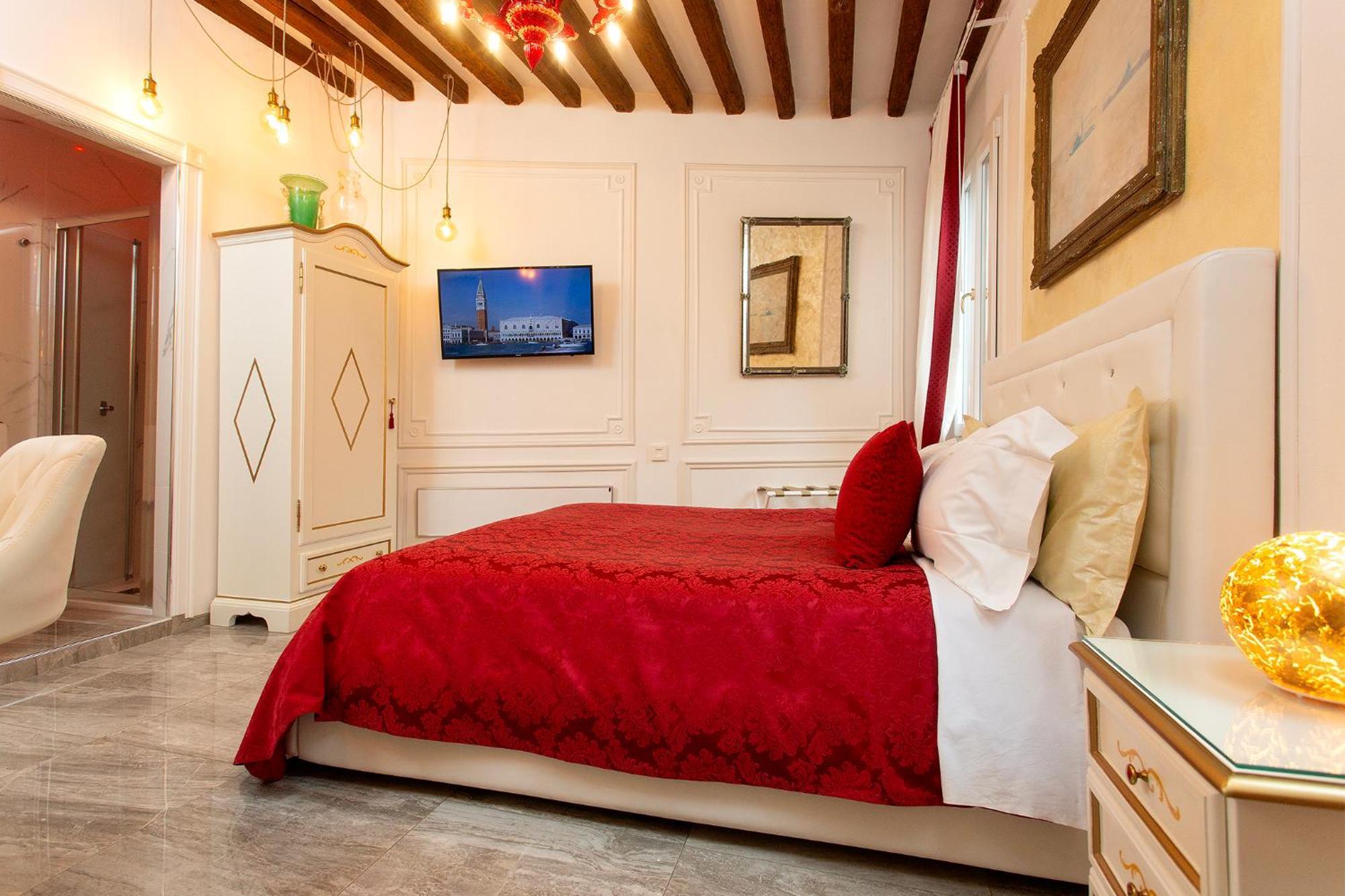 Capatron Hotel Venesia Bagian luar foto