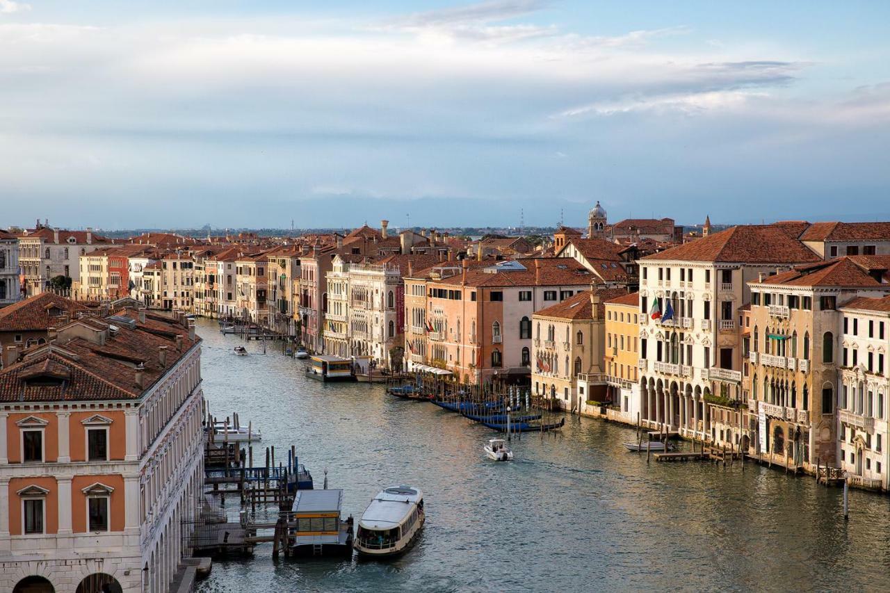 Capatron Hotel Venesia Bagian luar foto